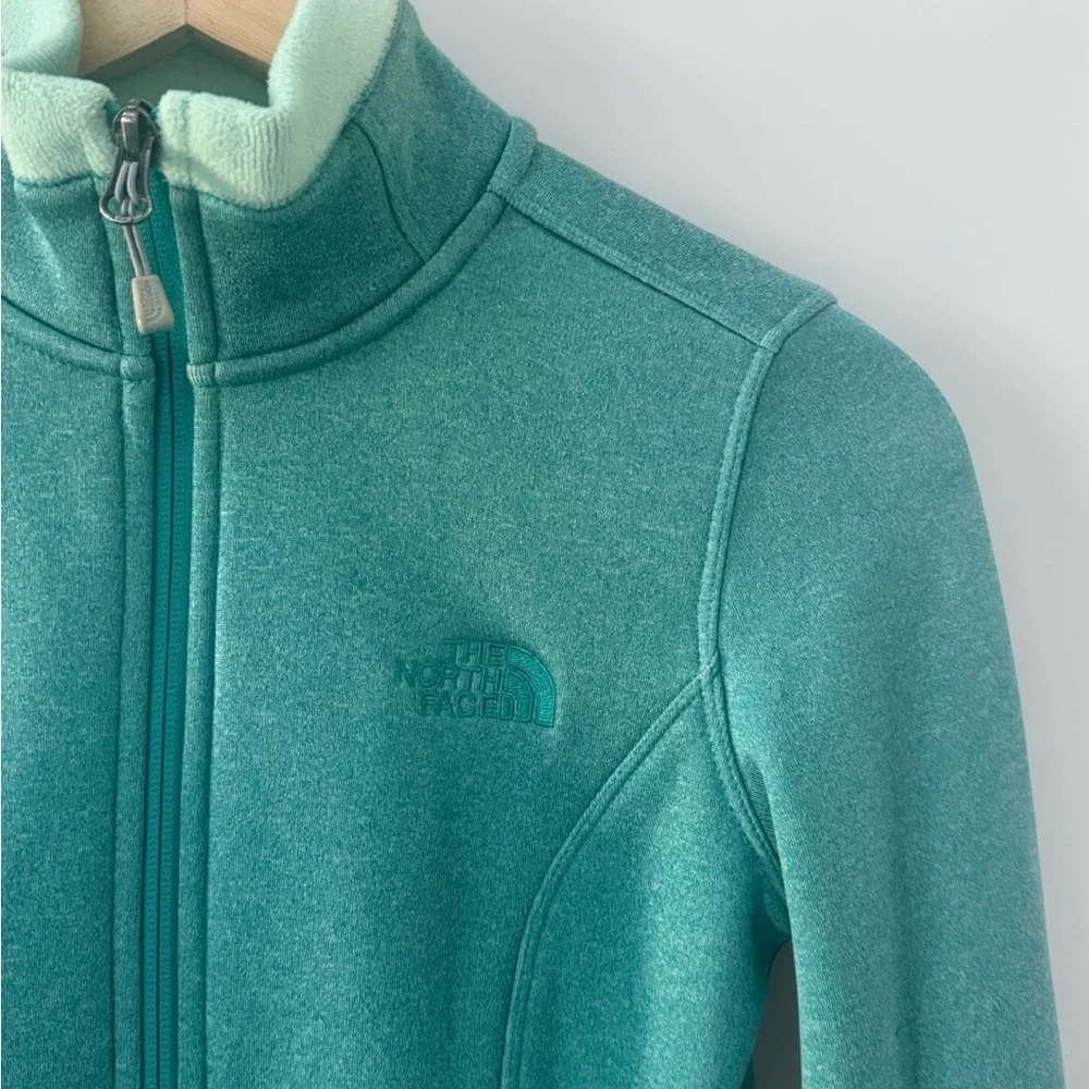 The North Face Women's Vintage Teal Zip-Up Fleece Jacket! XS